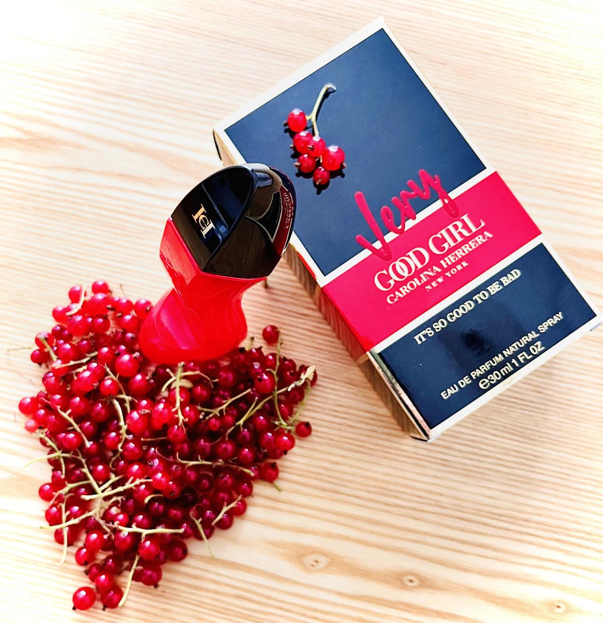 Perfume Carolina Herrera Very  - Good Floral & Wedding Decor Supply avaliação e preço