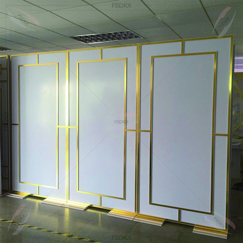 Suprimentos para Festa em Ouro - Wedding Supply Rentals avaliação e preço