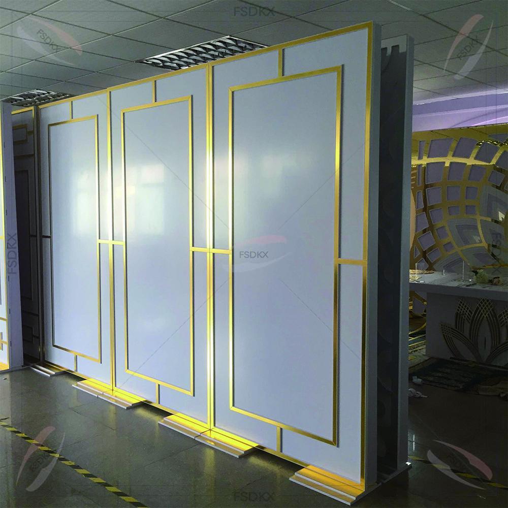 Suprimentos para Festa em Ouro - Wedding Supply Rentals avaliação e preço